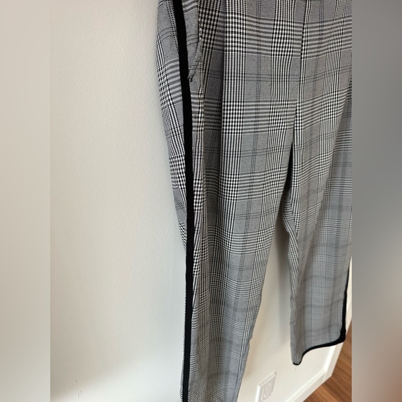 Ladies Plaid/houndstooth Cropped Pants Size Medium - Picture 2 of 8